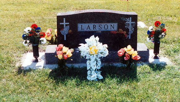 DON LARSON GRAVESITE 2000