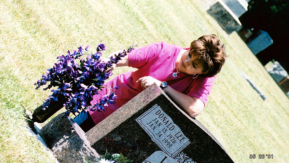 DON LARSON GRAVE