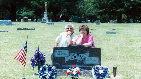 MIKE AND GWEN DON'S GRAVE 2001