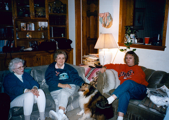 MAXINE AUNT DOT DEBBIE KACEY 1996