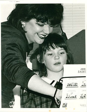 GWEN SHOWING PIANO LAB TO SMSD BOARD MEETING 1999