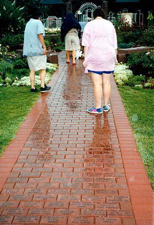 LITTLE FREDDIE AUNT BELLA GWEN NY 2000