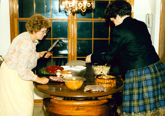 MIKE AND GWEN WEDDING 9 1990